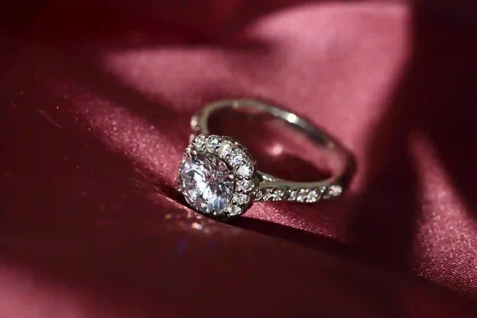 Rings — Timeless bands & statement
