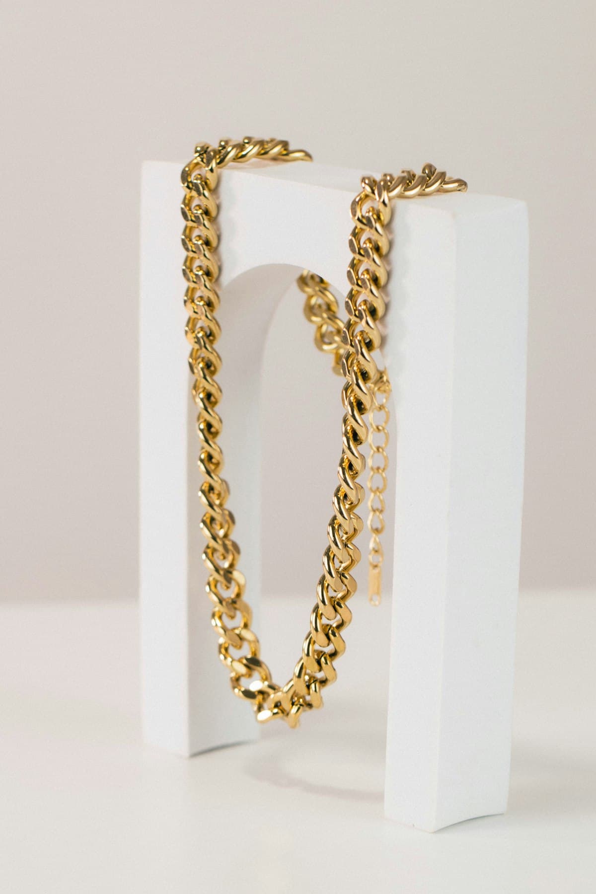 Elegant Collar Necklace